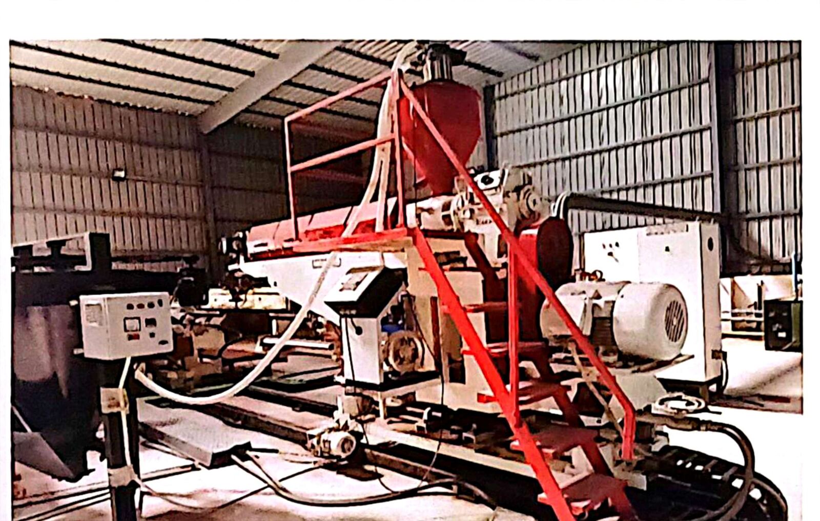 Extrusion coating and lamination plant